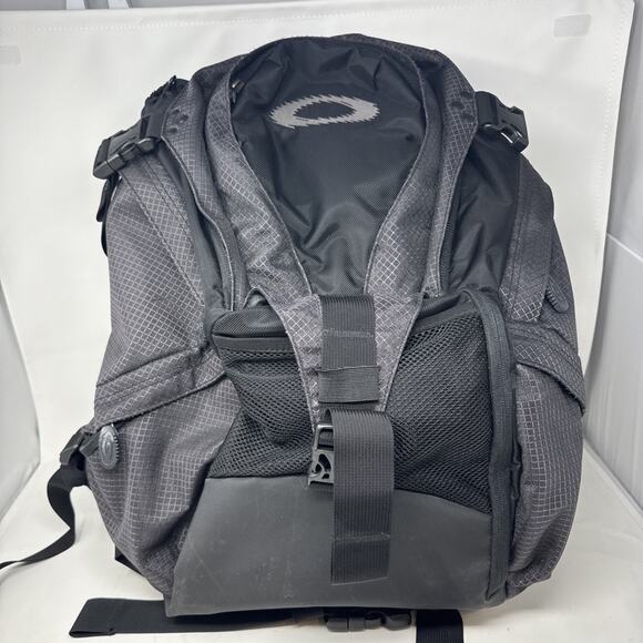 Vtg Oakley Surf Wet Tactical Field Gear Backpack Kitchen Sink - Picture 1 of 9